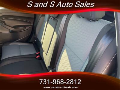 2017 Ford Escape SE   - Photo 9 - Lexington, TN 38351