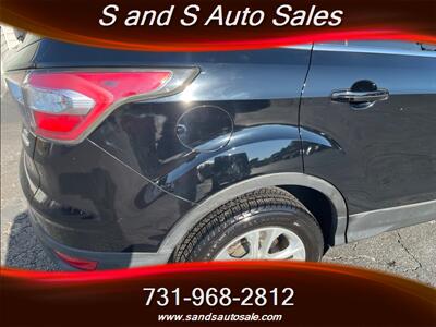 2017 Ford Escape SE   - Photo 29 - Lexington, TN 38351