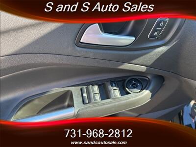 2017 Ford Escape SE   - Photo 7 - Lexington, TN 38351