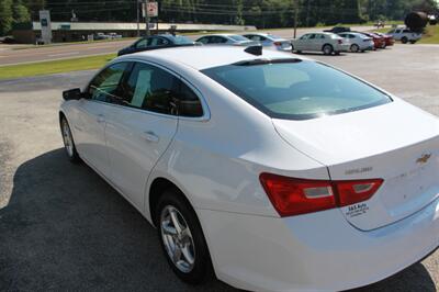 2018 Chevrolet Malibu LS   - Photo 14 - Lexington, TN 38351