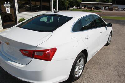 2018 Chevrolet Malibu LS   - Photo 15 - Lexington, TN 38351