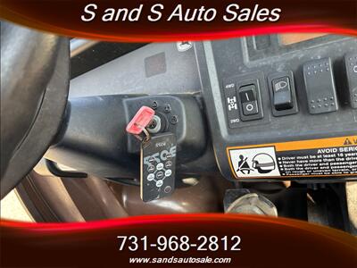 2013 John Deere Gator 825 I   - Photo 33 - Lexington, TN 38351