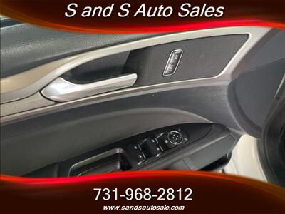 2017 Ford Fusion SE   - Photo 7 - Lexington, TN 38351