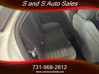 2017 Ford Fusion SE   - Photo 17 - Lexington, TN 38351