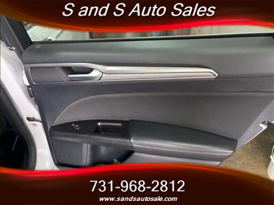 2017 Ford Fusion SE   - Photo 19 - Lexington, TN 38351