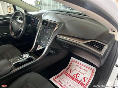 2017 Ford Fusion SE   - Photo 21 - Lexington, TN 38351