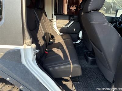 2015 Jeep Wrangler Unlimited Sahara   - Photo 17 - Lexington, TN 38351