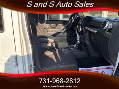 2015 Jeep Wrangler Unlimited Sahara   - Photo 20 - Lexington, TN 38351