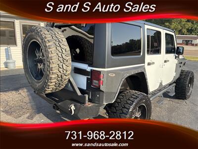 2015 Jeep Wrangler Unlimited Sahara   - Photo 15 - Lexington, TN 38351