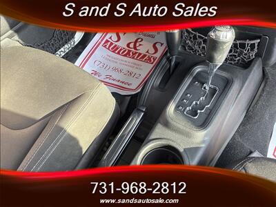 2015 Jeep Wrangler Unlimited Sahara   - Photo 24 - Lexington, TN 38351