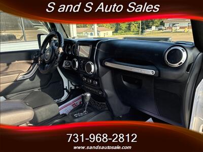 2015 Jeep Wrangler Unlimited Sahara   - Photo 21 - Lexington, TN 38351