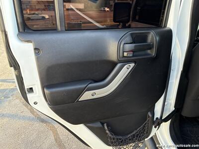 2015 Jeep Wrangler Unlimited Sahara   - Photo 11 - Lexington, TN 38351