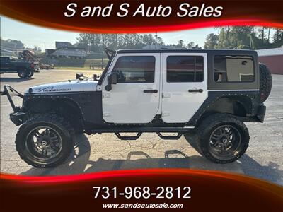 2015 Jeep Wrangler Unlimited Sahara   - Photo 2 - Lexington, TN 38351