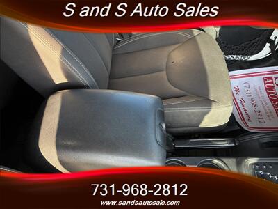 2015 Jeep Wrangler Unlimited Sahara   - Photo 25 - Lexington, TN 38351