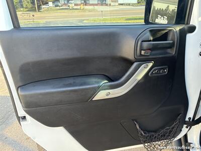 2015 Jeep Wrangler Unlimited Sahara   - Photo 7 - Lexington, TN 38351