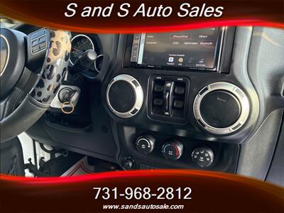 2015 Jeep Wrangler Unlimited Sahara   - Photo 23 - Lexington, TN 38351