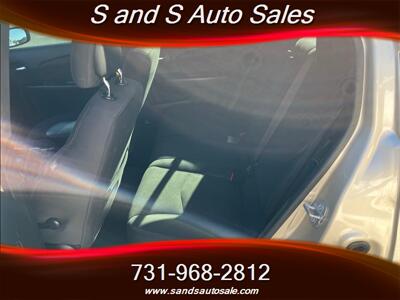 2014 Chrysler 200 LX   - Photo 8 - Lexington, TN 38351