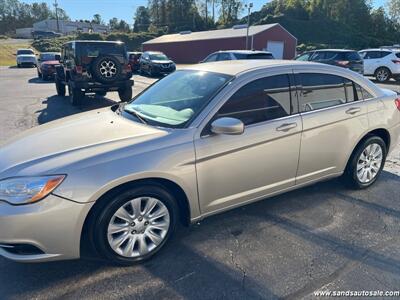 2014 Chrysler 200 LX   - Photo 2 - Lexington, TN 38351