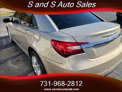 2014 Chrysler 200 LX   - Photo 11 - Lexington, TN 38351