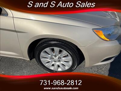 2014 Chrysler 200 LX   - Photo 27 - Lexington, TN 38351