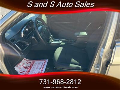 2014 Chrysler 200 LX   - Photo 3 - Lexington, TN 38351