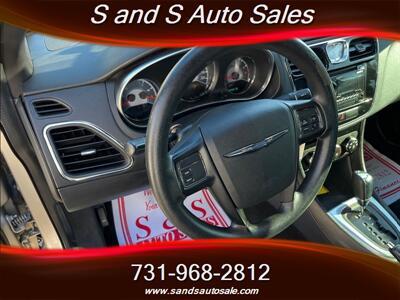 2014 Chrysler 200 LX   - Photo 5 - Lexington, TN 38351