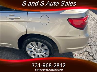 2014 Chrysler 200 LX   - Photo 33 - Lexington, TN 38351