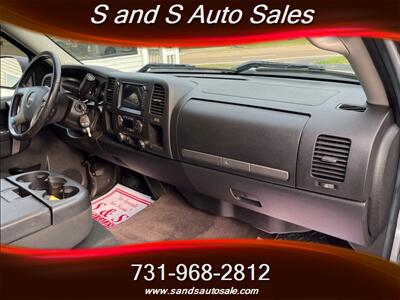 2013 GMC Sierra 1500 SLE   - Photo 14 - Lexington, TN 38351