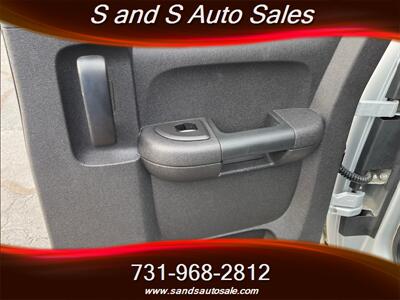 2013 GMC Sierra 1500 SLE   - Photo 17 - Lexington, TN 38351