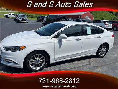 2017 Ford Fusion SE   - Photo 2 - Lexington, TN 38351