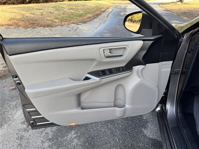 2016 Toyota Camry SE   - Photo 8 - Loganville, GA 30052