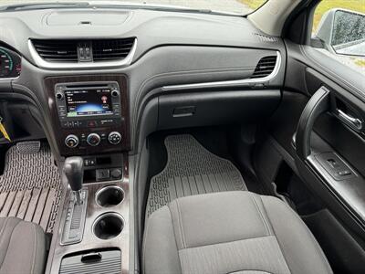 2017 Chevrolet Traverse LT - Photo 13 - Loganville, GA 30052