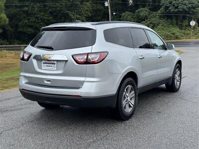 2017 Chevrolet Traverse LT - Photo 4 - Loganville, GA 30052