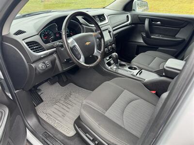 2017 Chevrolet Traverse LT - Photo 7 - Loganville, GA 30052