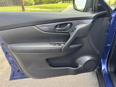 2019 Nissan Rogue S   - Photo 8 - Loganville, GA 30052