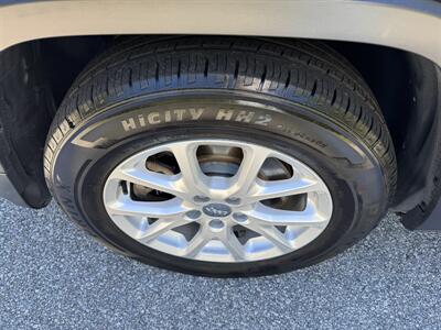 2018 Jeep Cherokee Latitude   - Photo 19 - Loganville, GA 30052