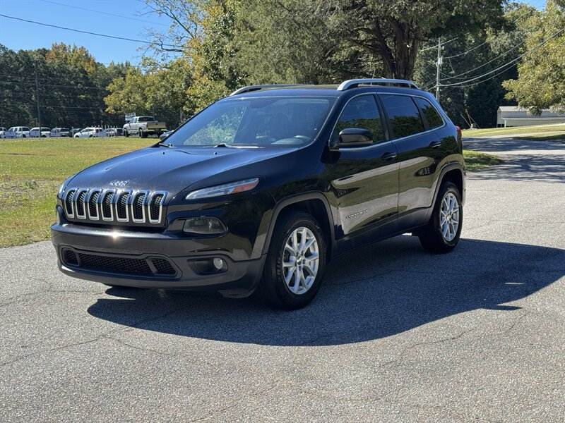 2018 Jeep Cherokee Latitude   - Photo 1 - Loganville, GA 30052