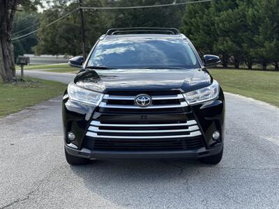 2019 Toyota Highlander XLE   - Photo 2 - Loganville, GA 30052