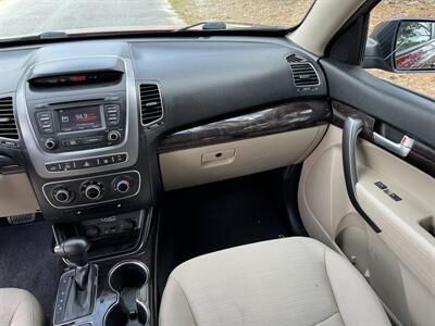2015 Kia Sorento LX   - Photo 15 - Loganville, GA 30052