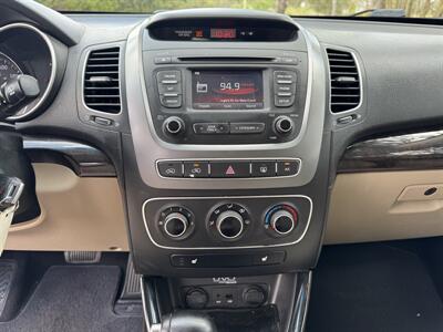 2015 Kia Sorento LX   - Photo 13 - Loganville, GA 30052