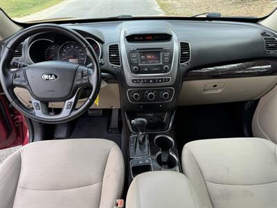 2015 Kia Sorento LX   - Photo 12 - Loganville, GA 30052