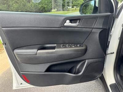 2017 Kia Sportage EX   - Photo 8 - Loganville, GA 30052