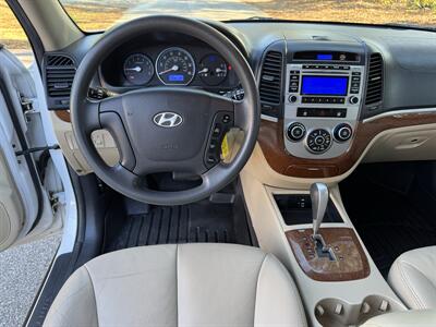 2009 Hyundai SANTA FE GLS - Photo 10 - Loganville, GA 30052