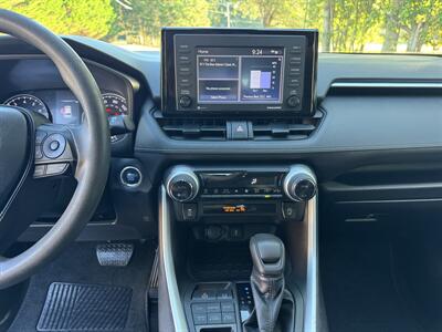 2022 Toyota RAV4 XLE - Photo 14 - Loganville, GA 30052