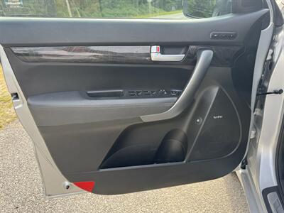 2014 Kia Sorento SX   - Photo 8 - Loganville, GA 30052