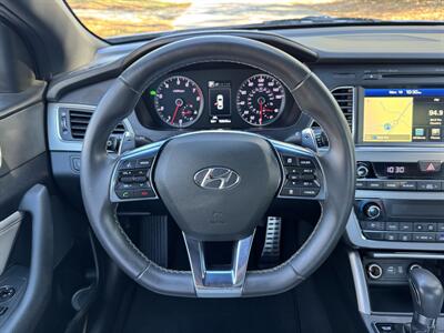 2017 Hyundai SONATA Limited 2.0T   - Photo 11 - Loganville, GA 30052