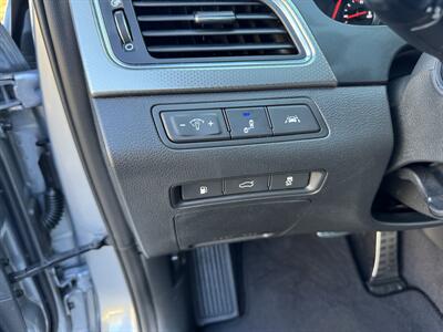 2017 Hyundai SONATA Limited 2.0T   - Photo 9 - Loganville, GA 30052