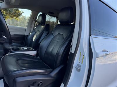 2021 Chrysler Pacifica Touring L   - Photo 9 - Loganville, GA 30052