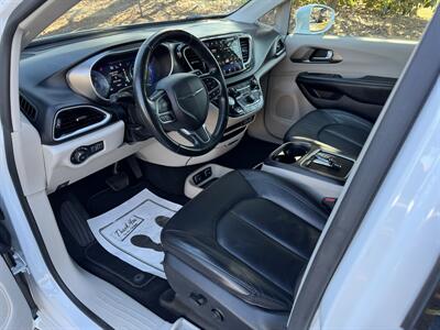 2021 Chrysler Pacifica Touring L   - Photo 7 - Loganville, GA 30052