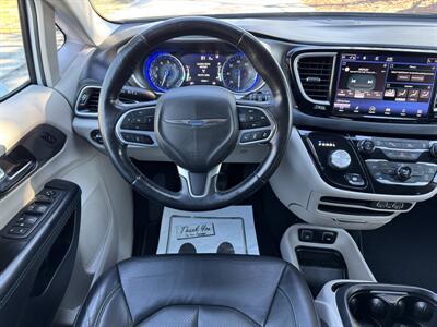 2021 Chrysler Pacifica Touring L   - Photo 11 - Loganville, GA 30052